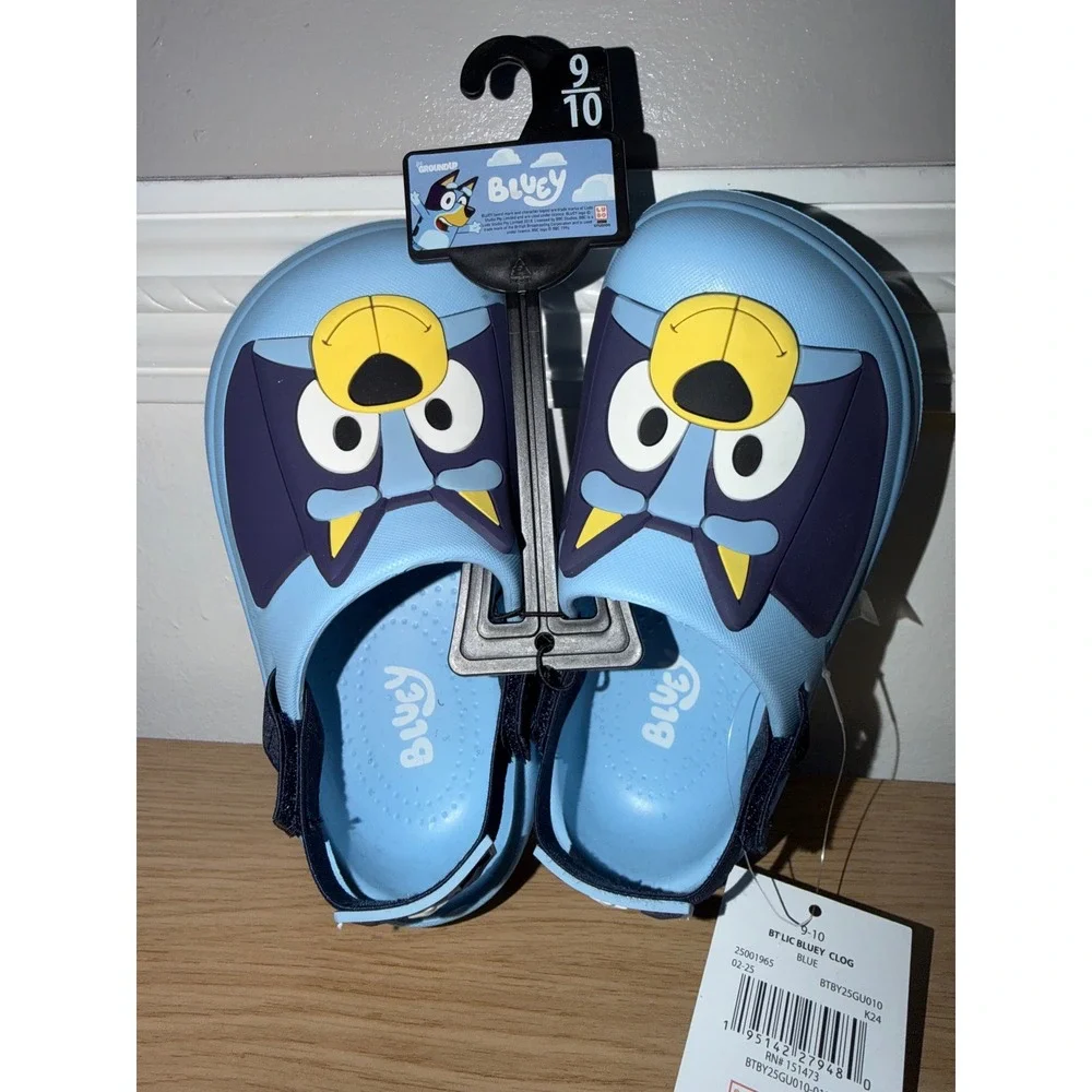 Boys bluey clogs size 9/10